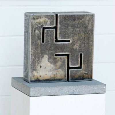 <p>
Linienstruktur - Skulptur 4:
<br />

<br />
Details
      </p>